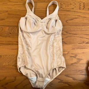 Non-wired bodysuit 40C